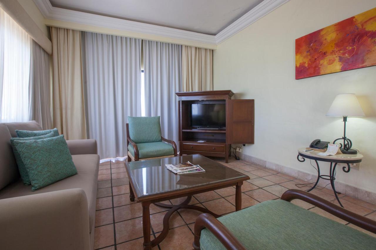 Royal Villas Resort Mazatlán Exterior foto Living room