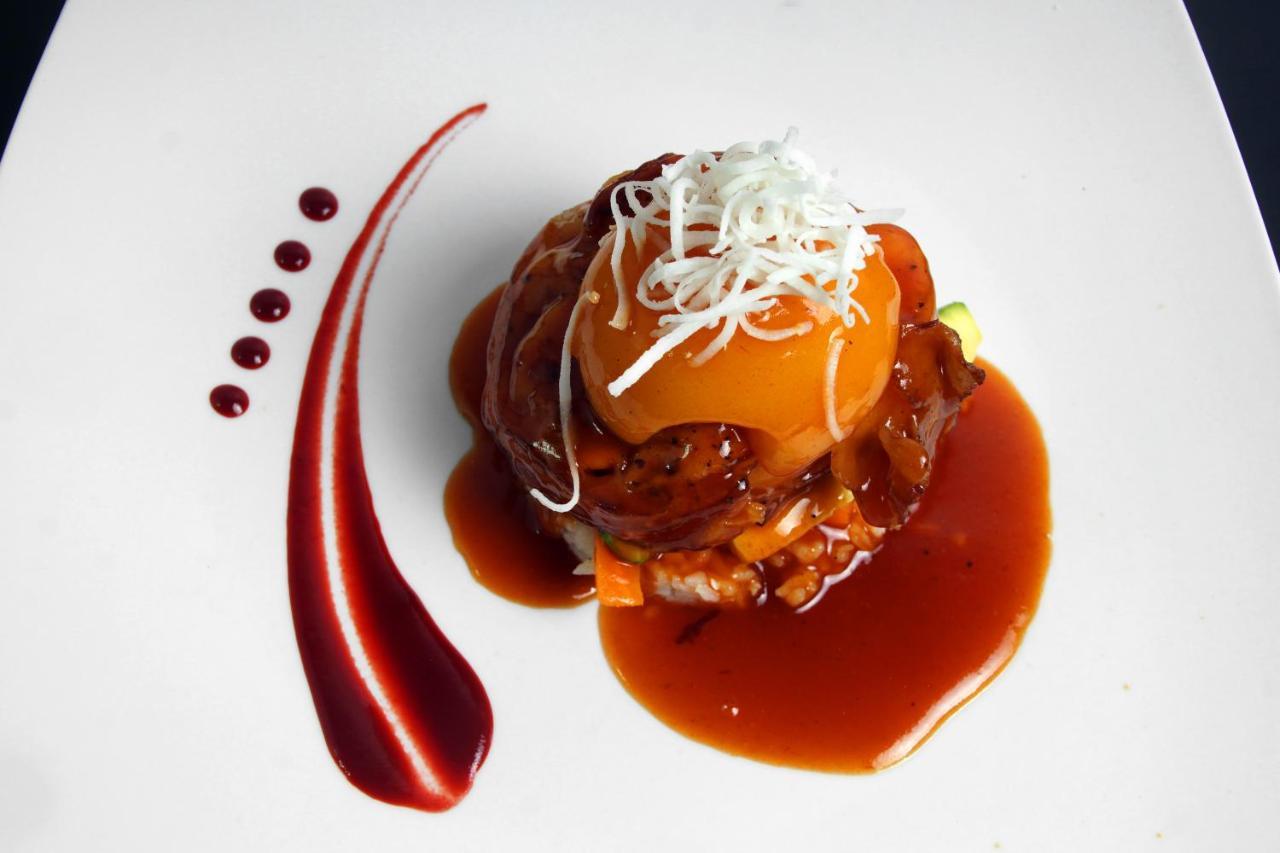 Royal Villas Resort Mazatlán Exterior foto A plated duck dish
