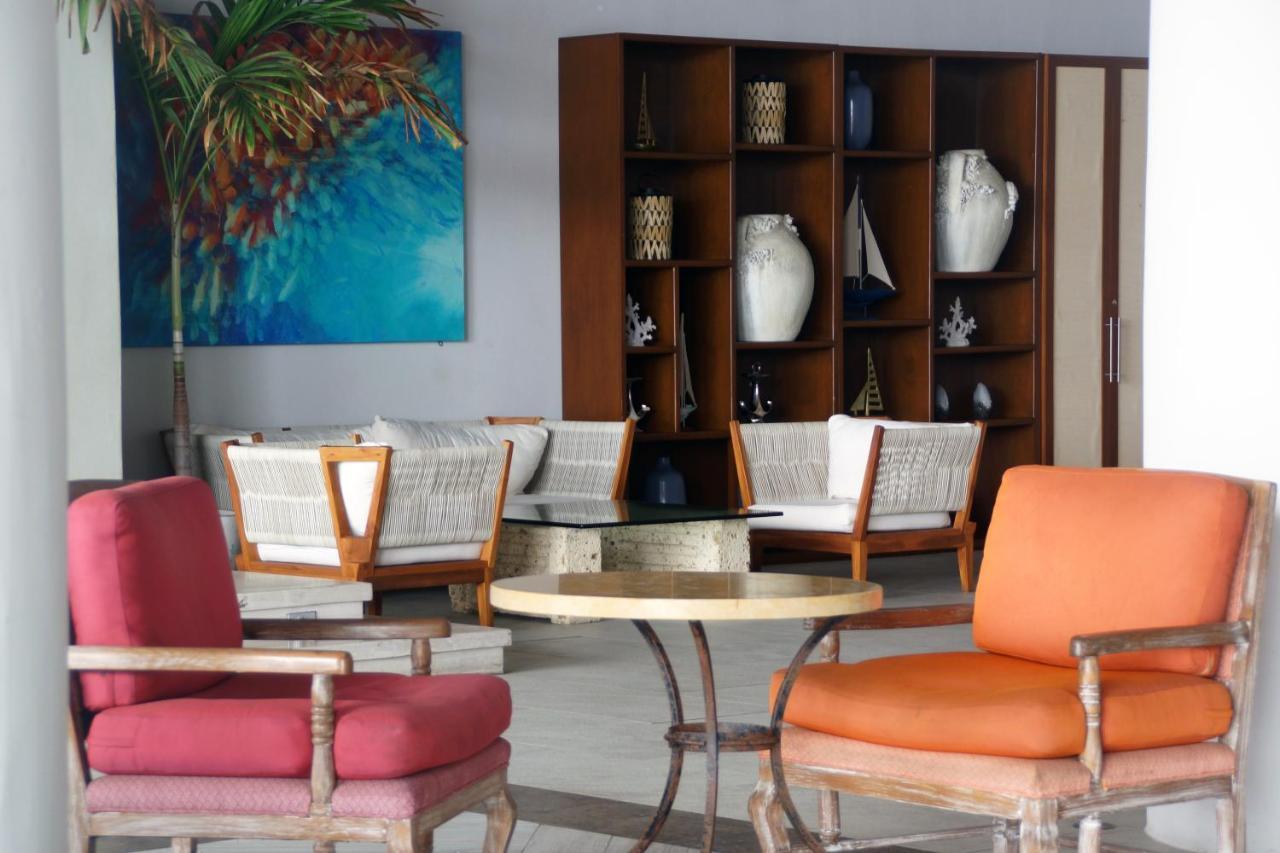Royal Villas Resort Mazatlán Exterior foto Interior of the hotel