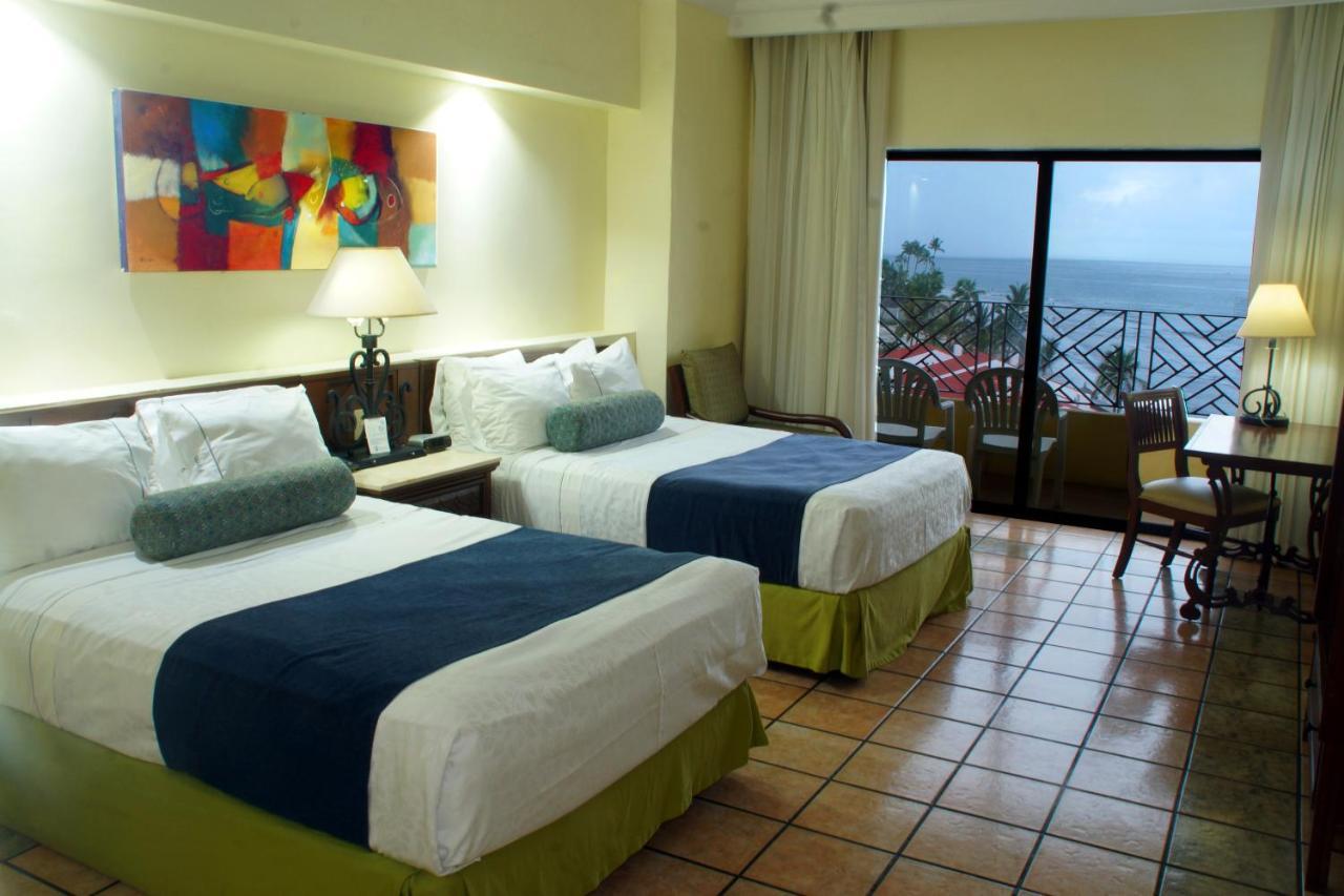 Royal Villas Resort Mazatlán Exterior foto A room at the hotel