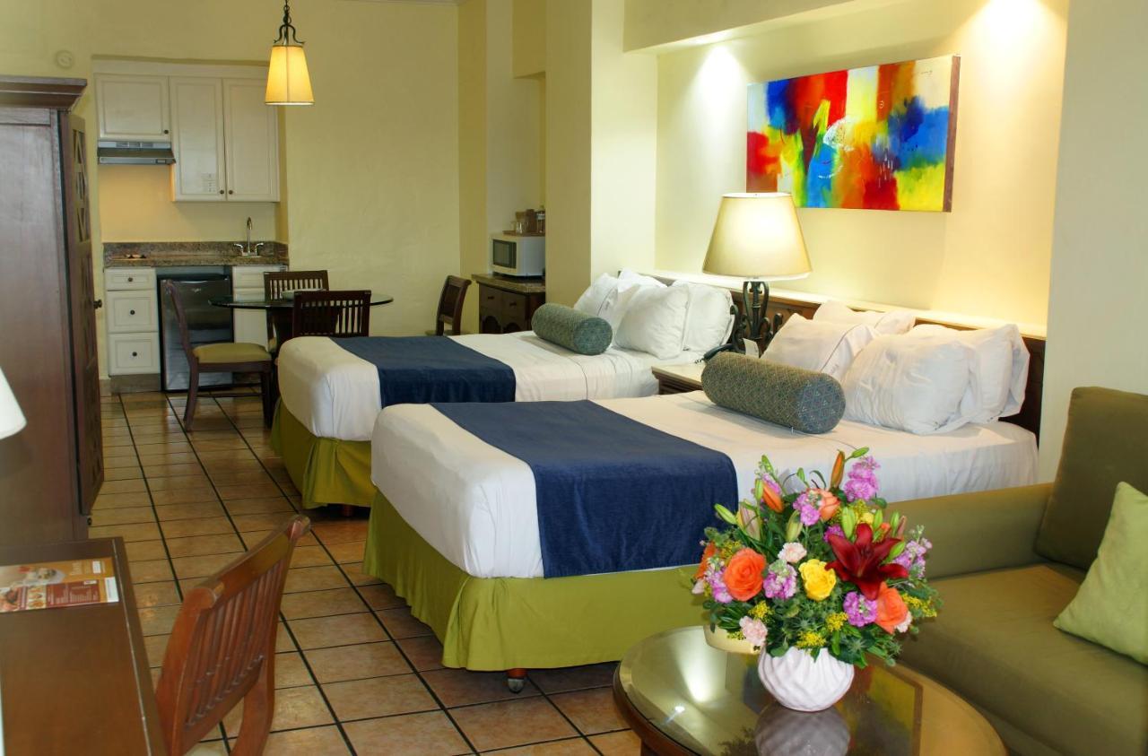 Royal Villas Resort Mazatlán Exterior foto A typical hotel room