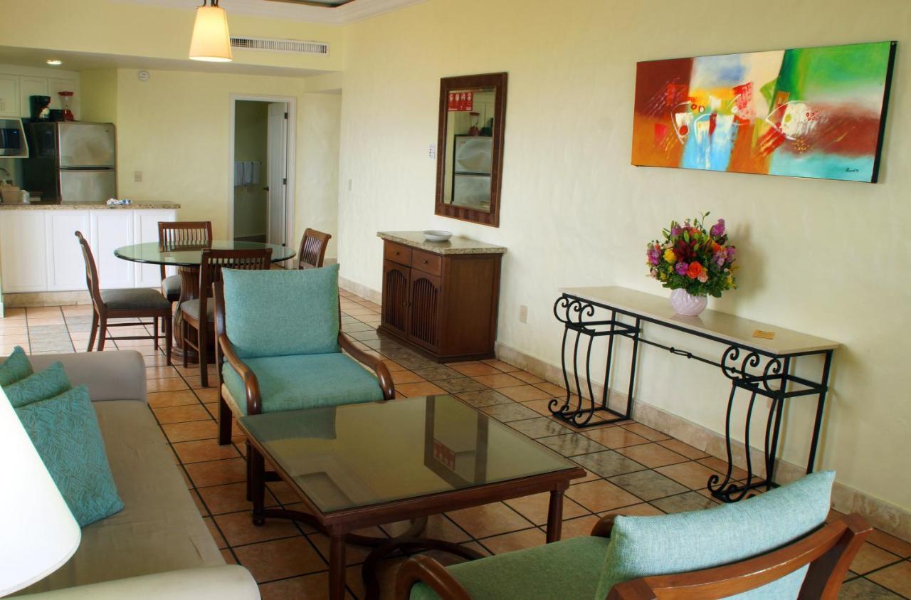 Royal Villas Resort Mazatlán Exterior foto Living room