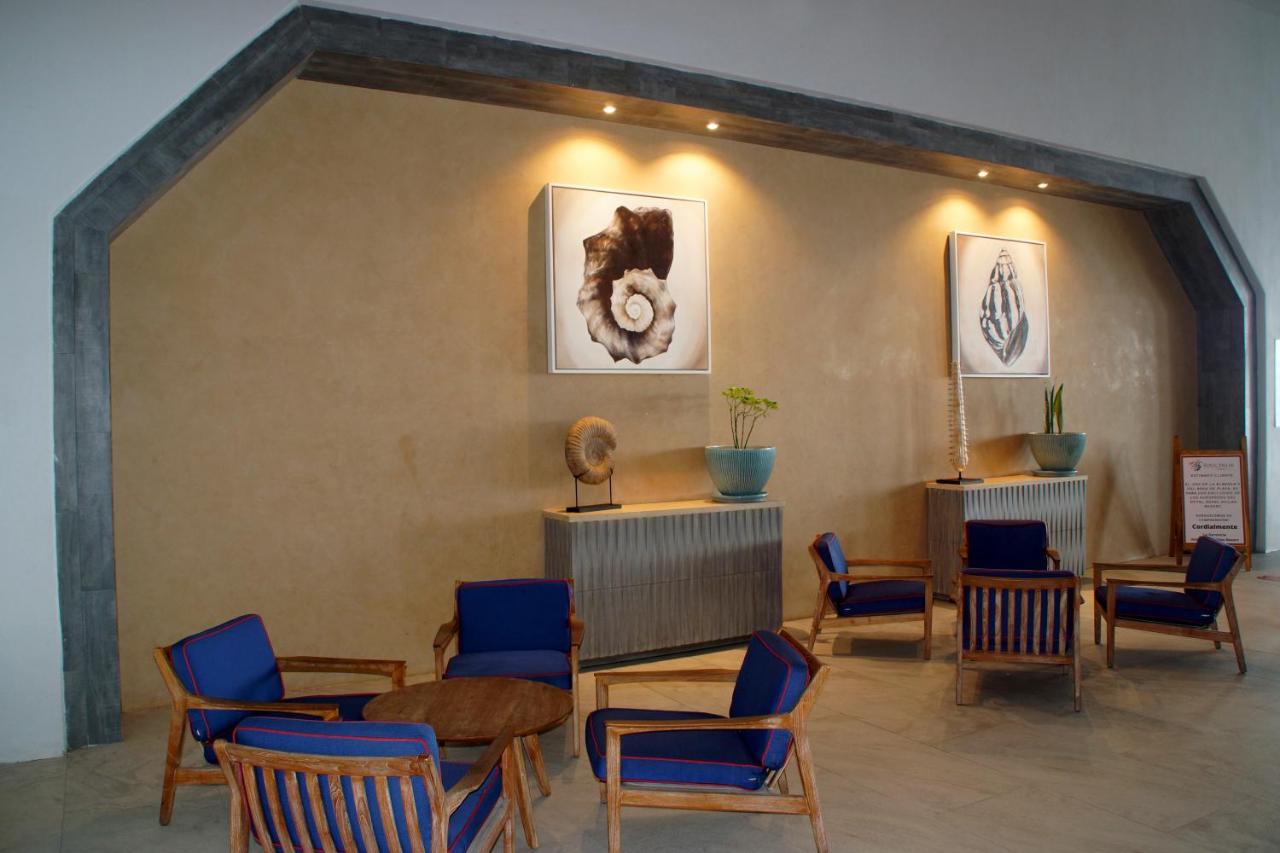 Royal Villas Resort Mazatlán Exterior foto The lobby of the hotel