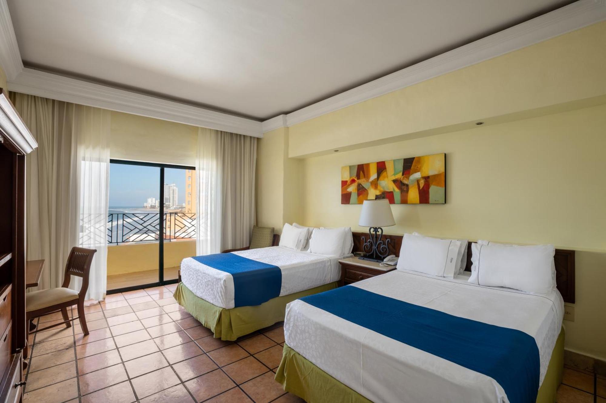 Royal Villas Resort Mazatlán Exterior foto A room at the Iberostar Grand Hotel at Playa Paraíso, Tenerife